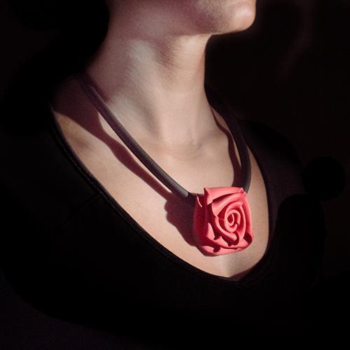 COLLROSA1 Neo Neoprene Rubber Rose Necklace by Neo Design Italy