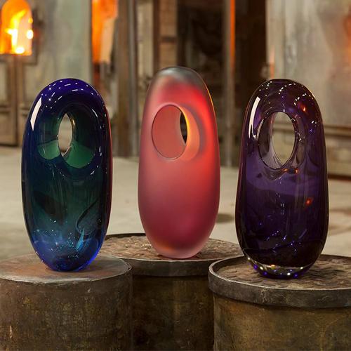 Vase en verre bleu nuit bord métal H14cm | Vases | Pier Import Vase en verre bleu nuit bord métal H14cm | Vases | Pier Import
