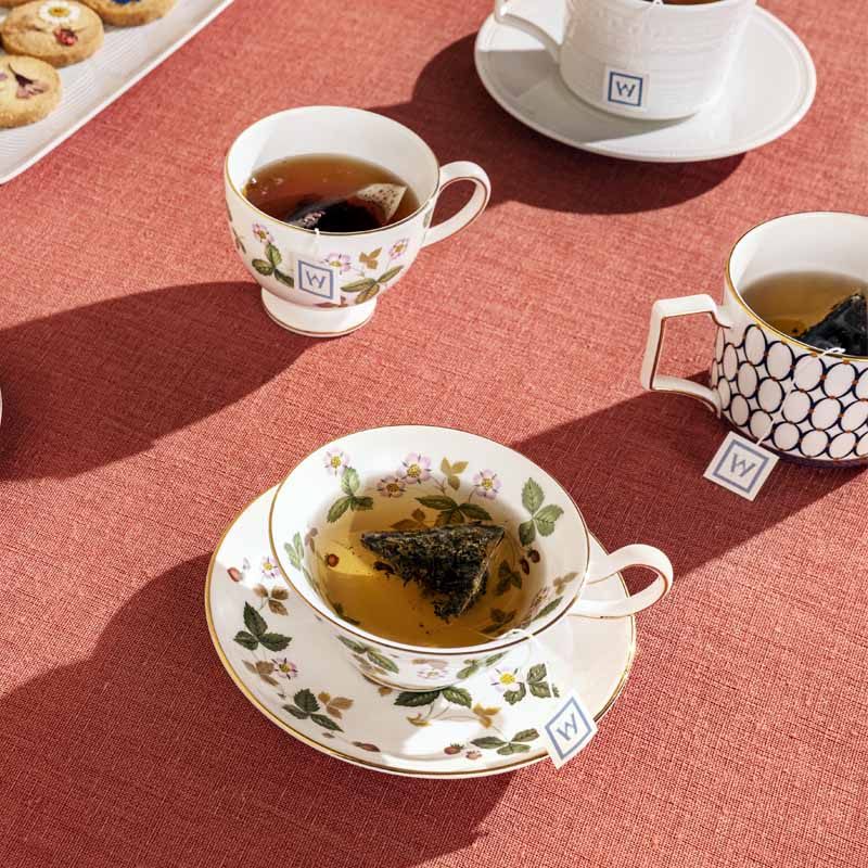 Wedgwood Wild Strawberry Teacup & Saucer - Thumbnail 2
